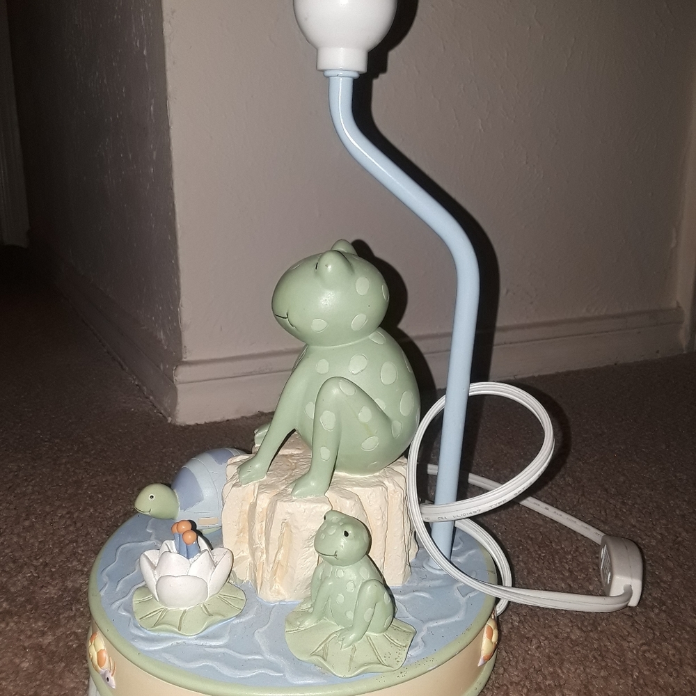 Kids  frog lamp
